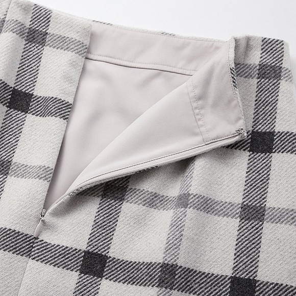 (NWT) Uniqlo | Wool Blend Wrap Mini Skirt - Picture 8 of 8